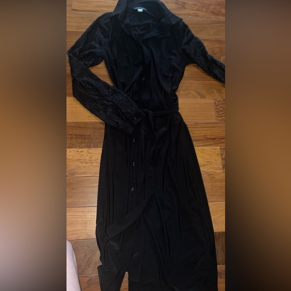 Elegant Black Lace Sleeve Dress